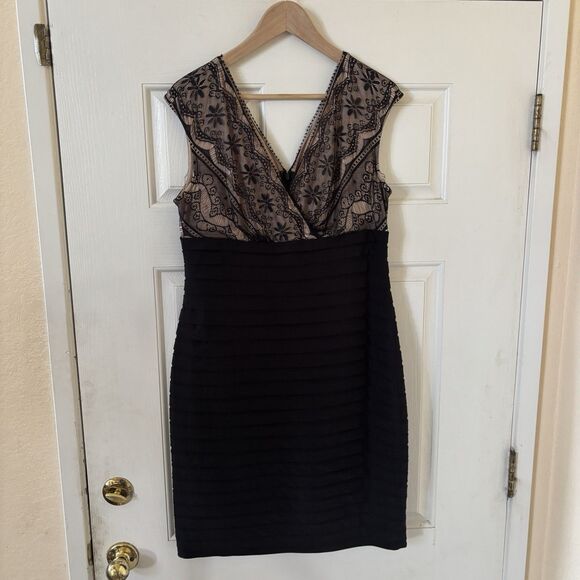 Pleated Bodycon Dress Lace VNeck Mesh Cocktail Size 14 Black Dark Romantic Party - Picture 2 of 13